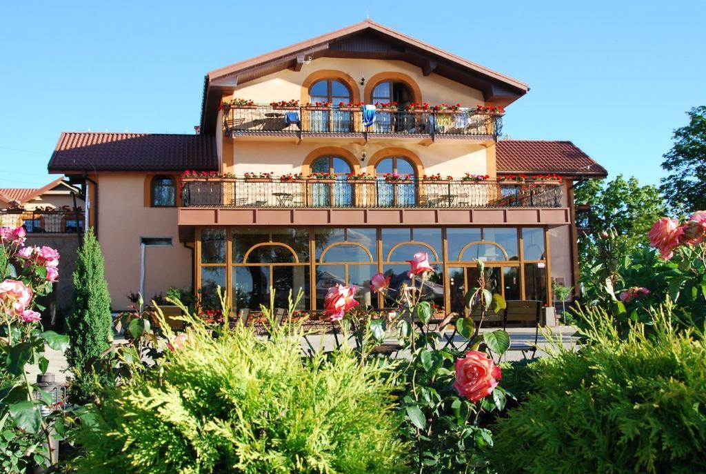 Hotel Ros Pisz Exterior photo